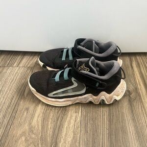 Nike Kids Giannis Immortality 2 Basketball Sneakers Size 2 Black Gray Blue